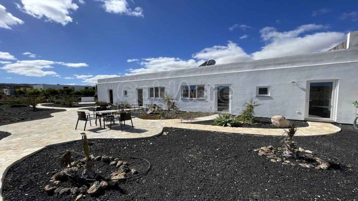 Image No.10-7 Bed Villa for sale