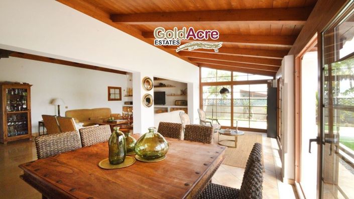 Image No.3-4 Bed Villa for sale