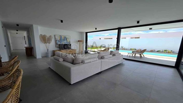 Image No.13-3 Bed Villa for sale