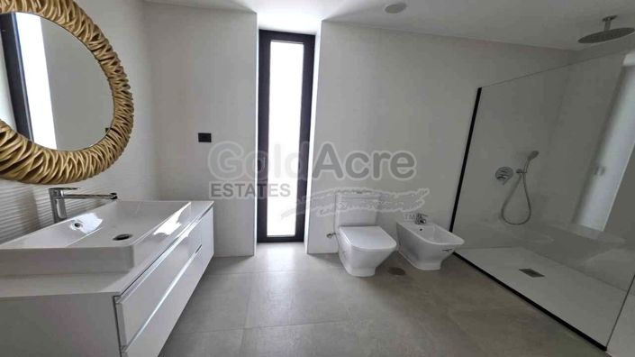 Image No.18-3 Bed Villa for sale