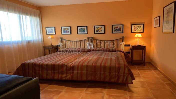 Image No.11-4 Bed Villa for sale