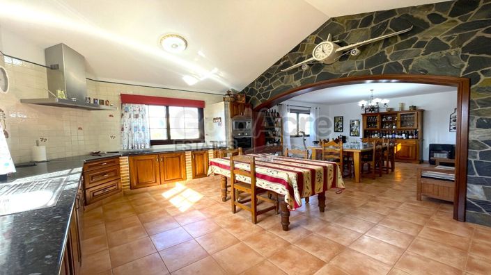 Image No.2-3 Bed Villa for sale