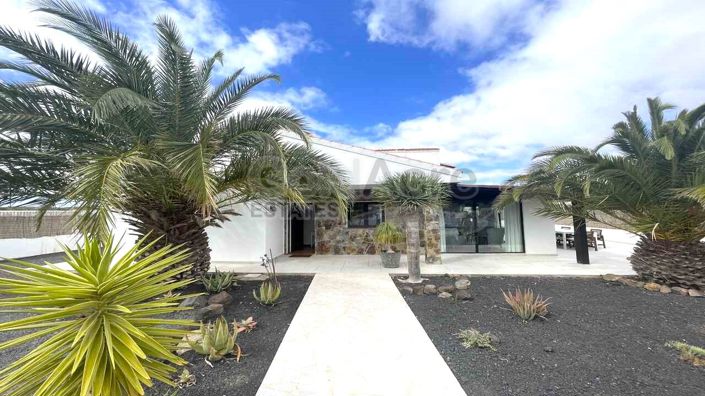 Image No.10-4 Bed Villa for sale