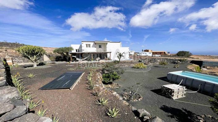 Image No.56-4 Bed Villa for sale