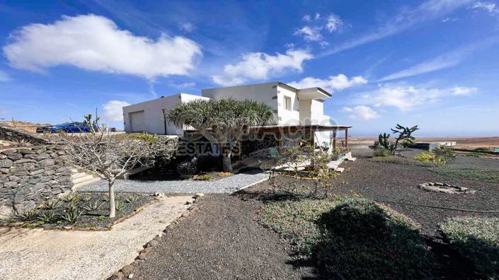 Image No.58-4 Bed Villa for sale