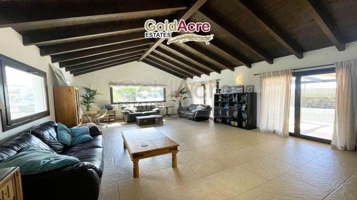 Image No.1-3 Bed Villa for sale