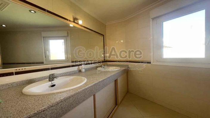 Image No.28-3 Bed Villa for sale