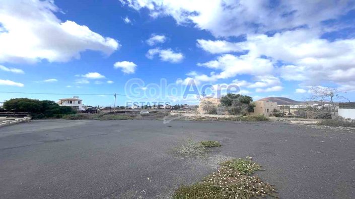 Image No.1-Villa for sale