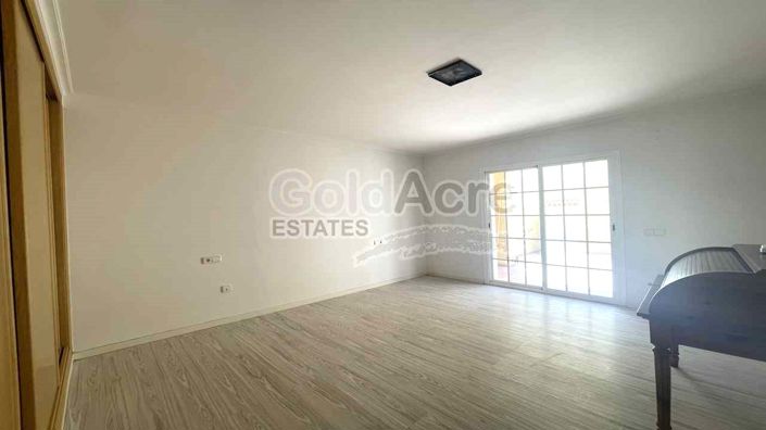 Image No.4-4 Bed Duplex for sale