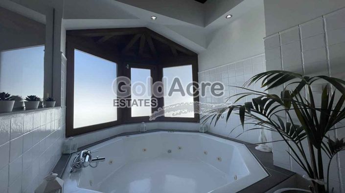 Image No.9-4 Bed Villa for sale