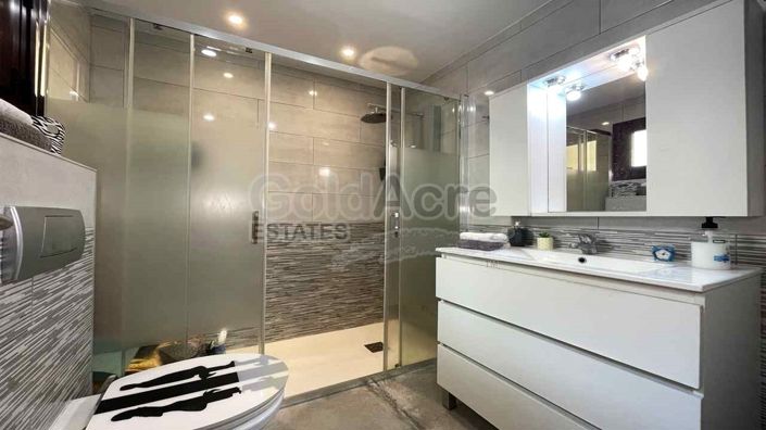 Image No.20-3 Bed Apartment for sale