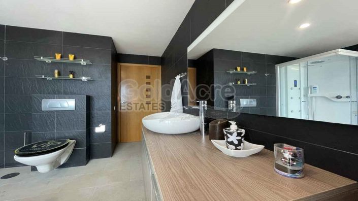 Image No.27-3 Bed Penthouse for sale