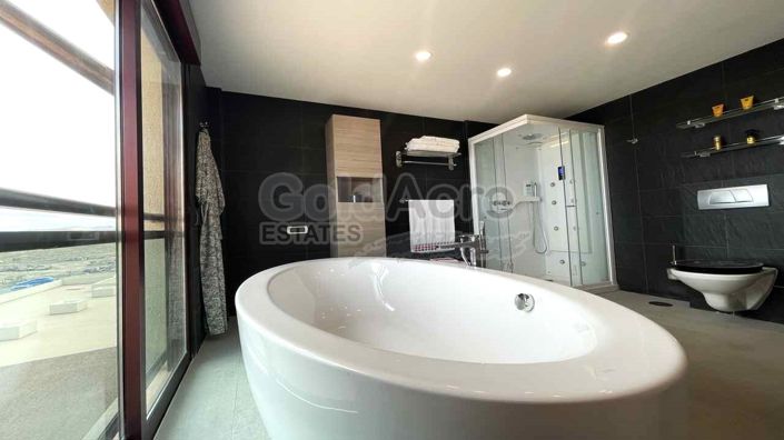 Image No.28-3 Bed Penthouse for sale