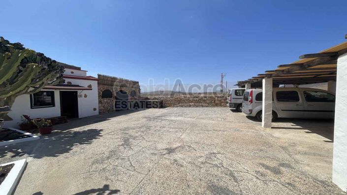 Image No.12-7 Bed Villa for sale