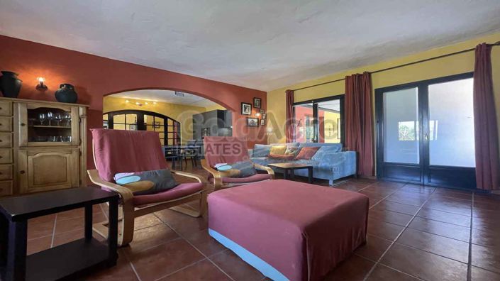 Image No.20-7 Bed Villa for sale