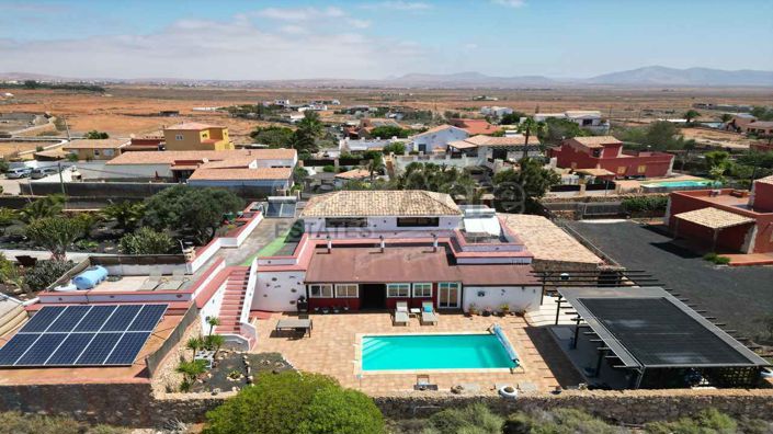 Image No.3-7 Bed Villa for sale