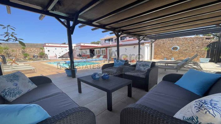 Image No.4-7 Bed Villa for sale