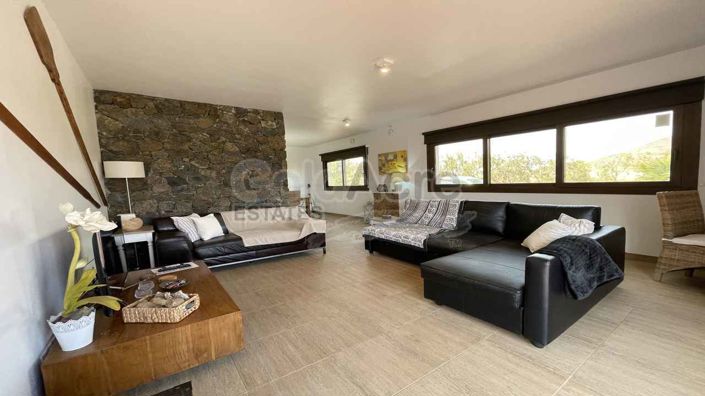 Image No.1-3 Bed Villa for sale