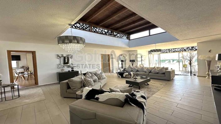 Image No.3-3 Bed Villa for sale