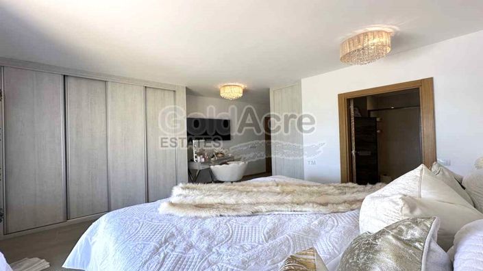 Image No.28-3 Bed Villa for sale