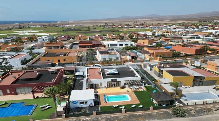 Image No.37-3 Bed Villa for sale