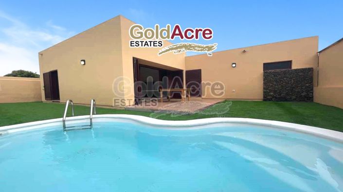 Image No.1-3 Bed Villa for sale