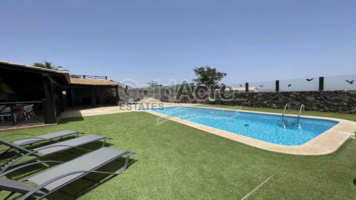 Image No.56-4 Bed Villa for sale