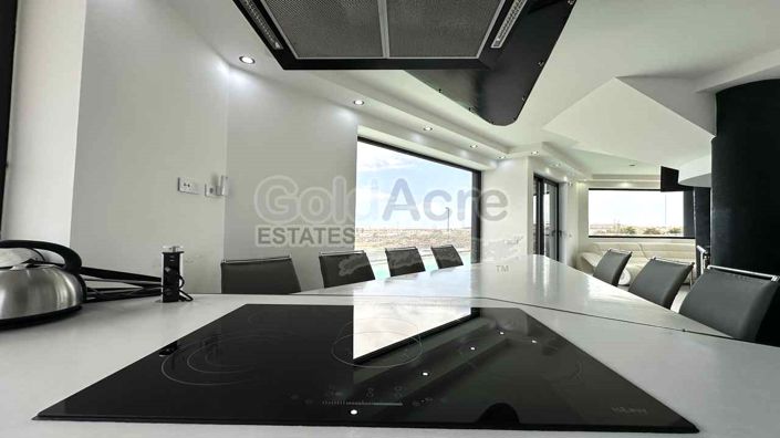 Image No.27-4 Bed Property for sale