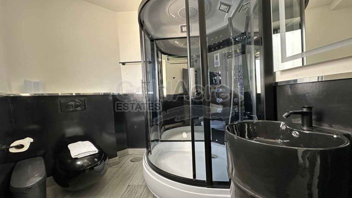 Image No.30-4 Bed Property for sale