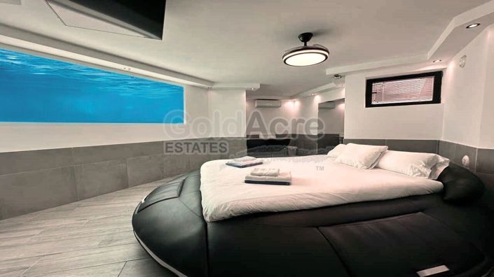 Image No.32-4 Bed Property for sale