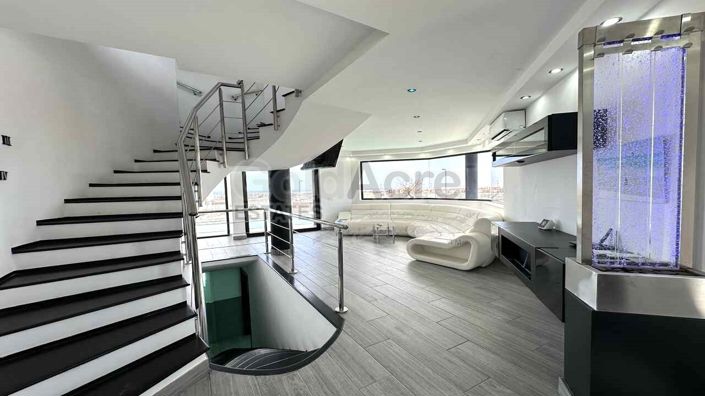 Image No.5-4 Bed Property for sale