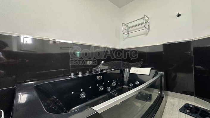 Image No.44-4 Bed Property for sale