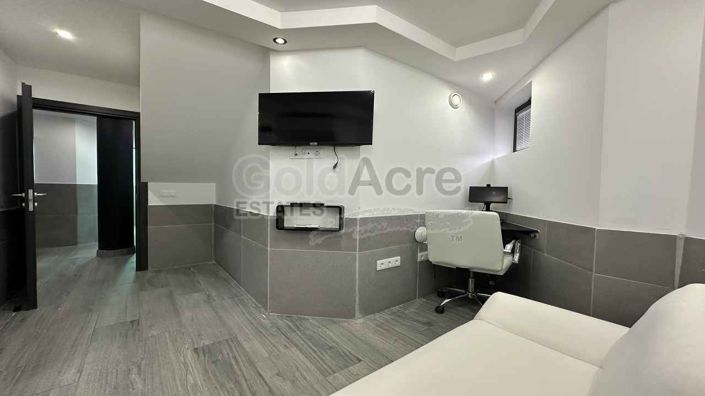 Image No.47-4 Bed Property for sale