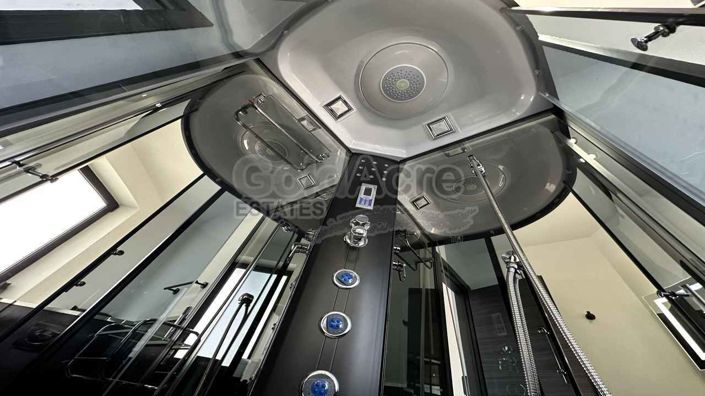 Image No.60-4 Bed Property for sale