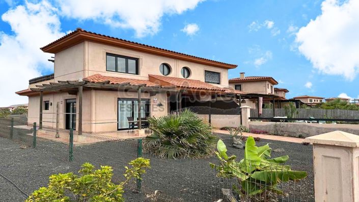 Image No.12-3 Bed Villa for sale