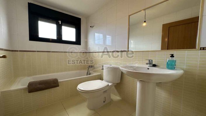 Image No.29-3 Bed Villa for sale