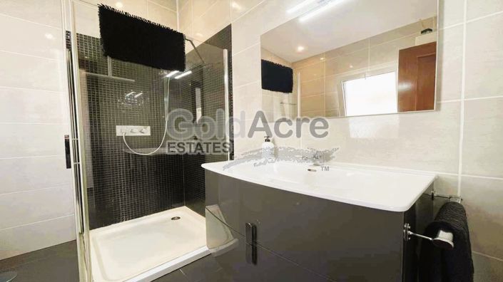 Image No.18-3 Bed Villa for sale