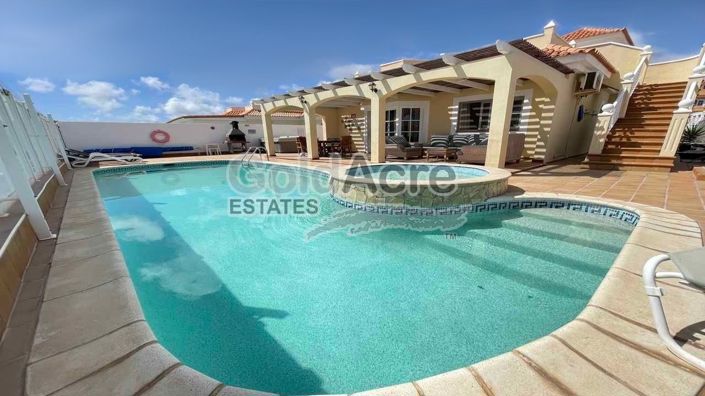Image No.1-Villa de 4 chambres à vendre à Caleta De Fuste