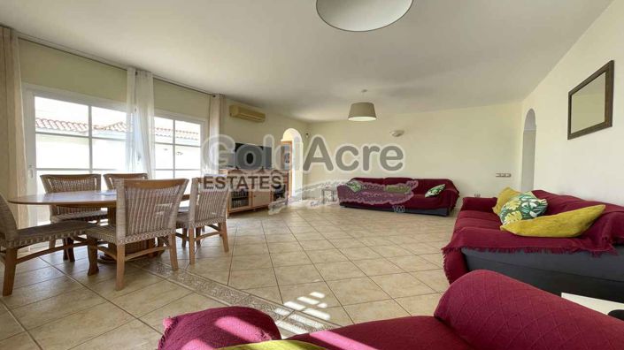 Image No.2-Villa de 4 chambres à vendre à Caleta De Fuste