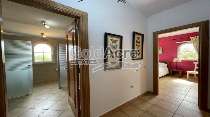 Image No.54-3 Bed Villa for sale