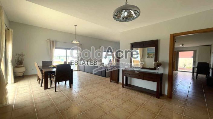 Image No.27-3 Bed Villa for sale