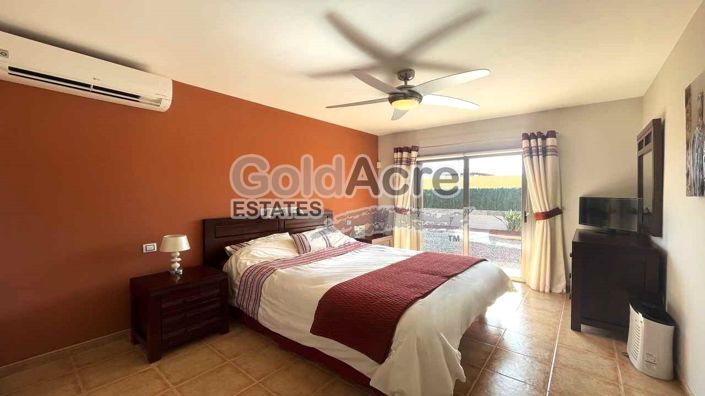 Image No.8-3 Bed Villa for sale