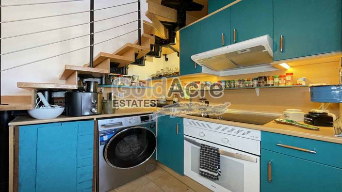 Image No.12-2 Bed Property for sale