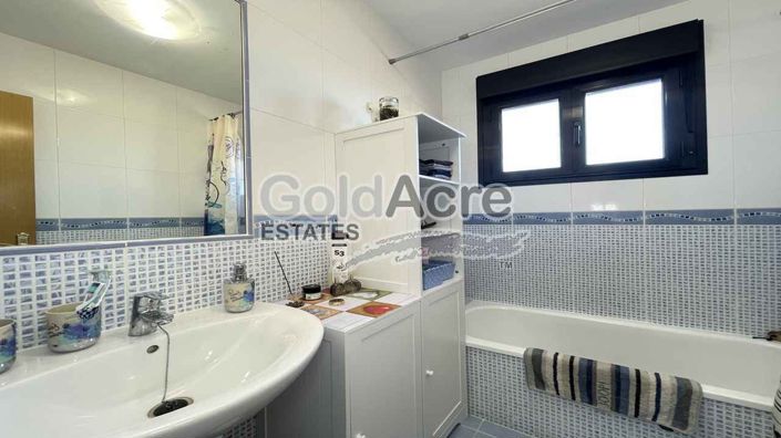 Image No.52-2 Bed House for sale