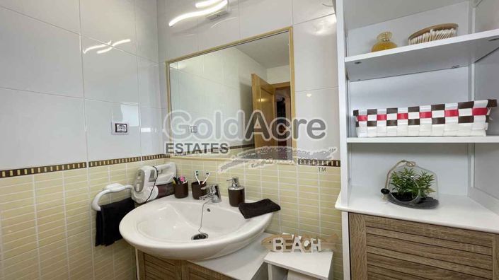 Image No.35-2 Bed House for sale