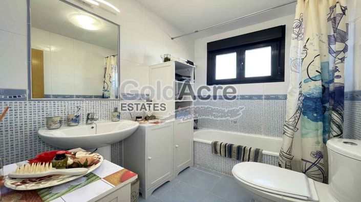 Image No.50-2 Bed Townhouse for sale