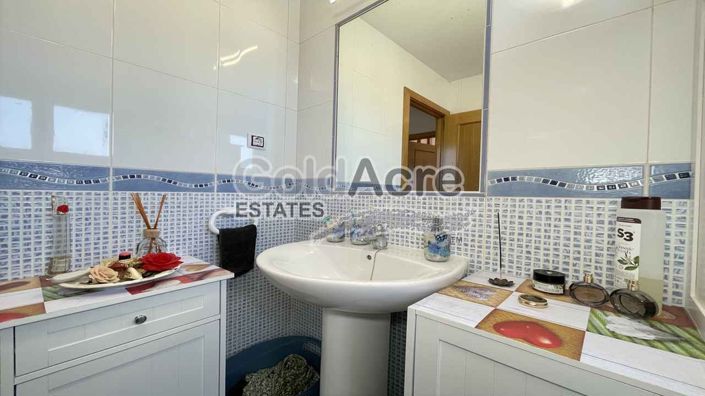 Image No.54-2 Bed House for sale