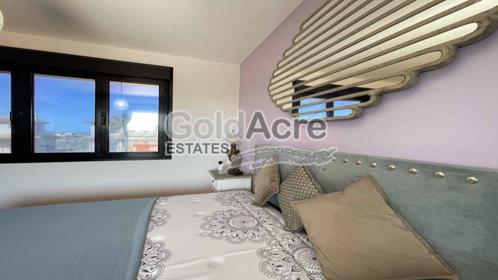 Image No.55-2 Bed Property for sale