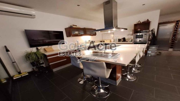 Image No.2-5 Bed Villa for sale