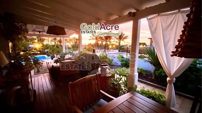 Image No.2-Villa de 4 chambres à vendre à Caleta De Fuste